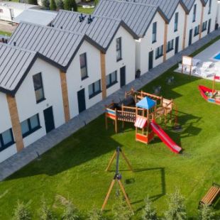 Spielplätze in Hotels und Ferienanlagen - warum sich Investitionen in zertifizierte Geräte lohnen?